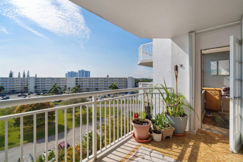 Comprar apartamento en Del Prado South Tower 504
