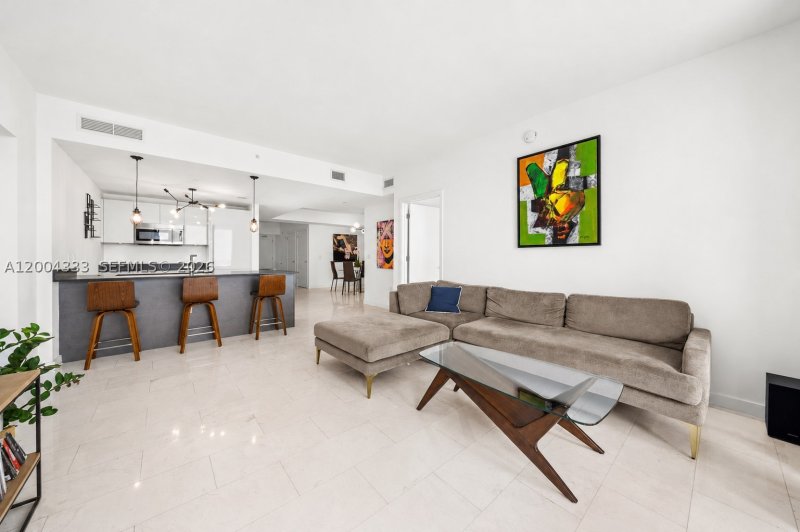 Condo for sale at 1010 Brickell 3904