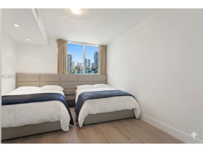 Aluguel de apartamento no Ocean Two 1701