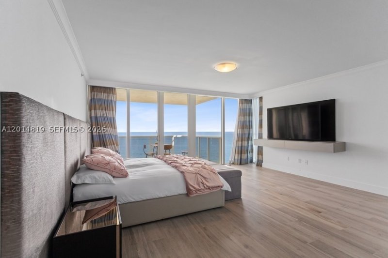 Aluguel de apartamento no Ocean Two 1701