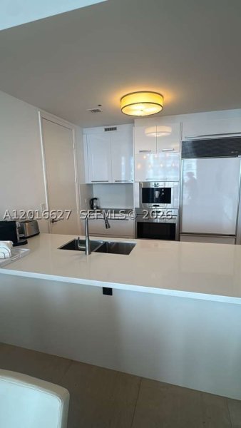 Condo for sale at Trump Tower One 1002
