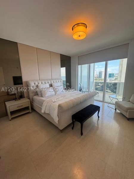 Condo for sale at Trump Tower One 1002