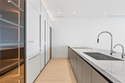 Aluguel de apartamento no Vita at Grove Isle S401