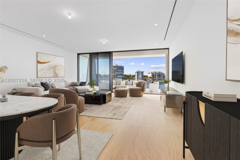 Aluguel de apartamento no Vita at Grove Isle S401