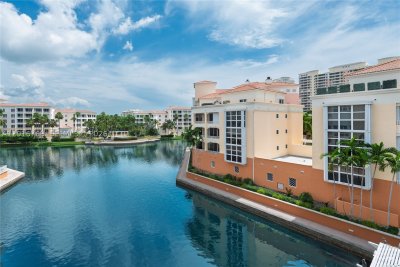 Ocean Club Lake Villa Two Apt #402