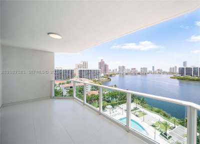 Comprar apartamento no Peninsula II 1209