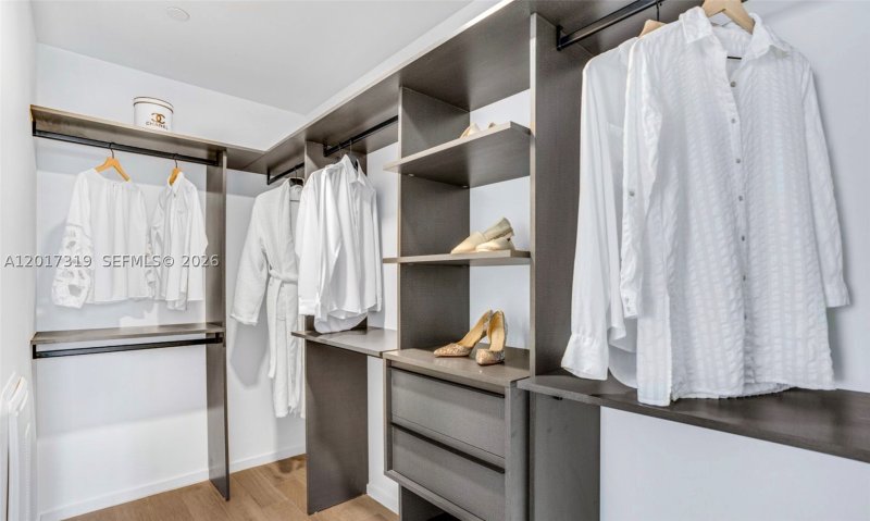 Condo for sale at The Elser Hotel and Residences 4701