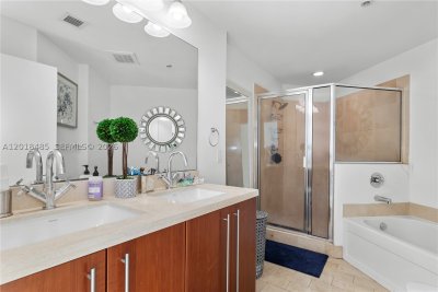 Comprar apartamento no Axis on Brickell North Tower 2925-N