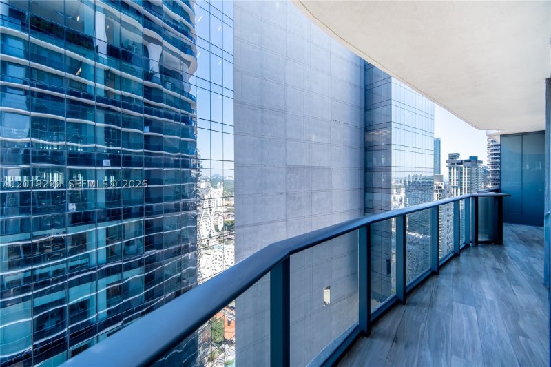 Comprar apartamento en SLS Lux Brickell 3905