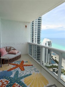 Aluguel de apartamento no Beach Club Three 3002