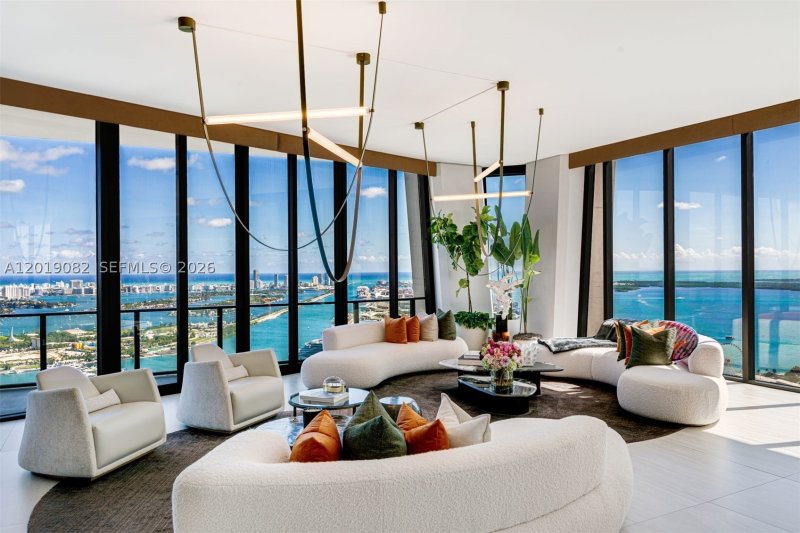 Comprar apartamento en One Thousand Museum 5101