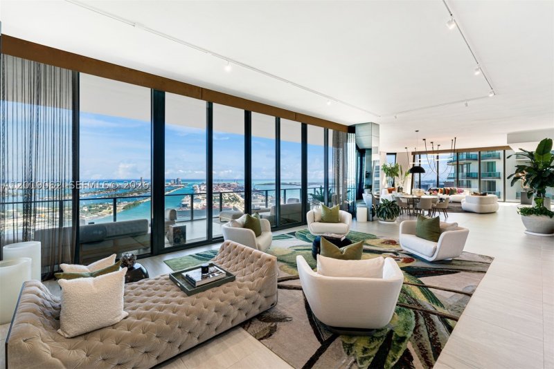 Comprar apartamento en One Thousand Museum 5101
