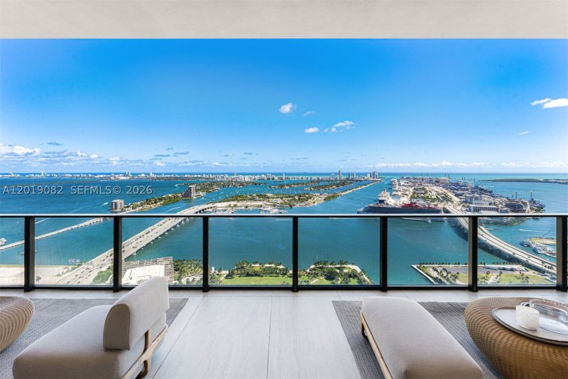 Comprar apartamento en One Thousand Museum 5101