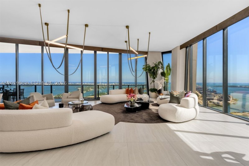Comprar apartamento en One Thousand Museum 5101