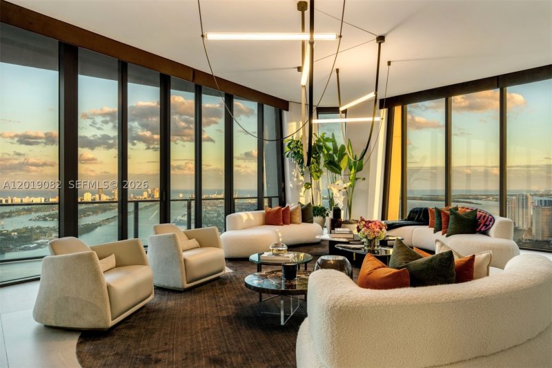 Comprar apartamento en One Thousand Museum 5101