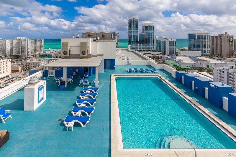 Apartment for rent at 401 Blu 1509