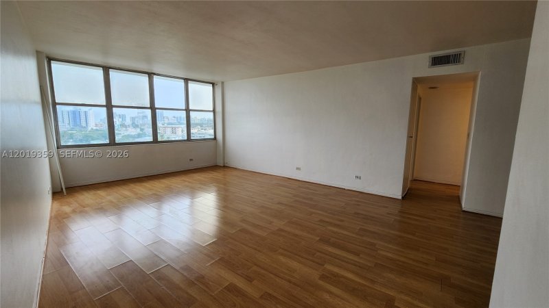 Condo for sale at Parkview Point 8-O