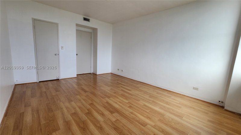 Condo for sale at Parkview Point 8-O