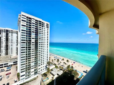 Alquiler de apartamento en The Wave Condo PH4