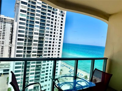 Alquiler de apartamento en The Wave Condo PH4