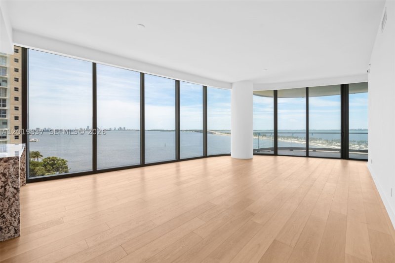 Comprar apartamento no Una Residences at Brickell 801