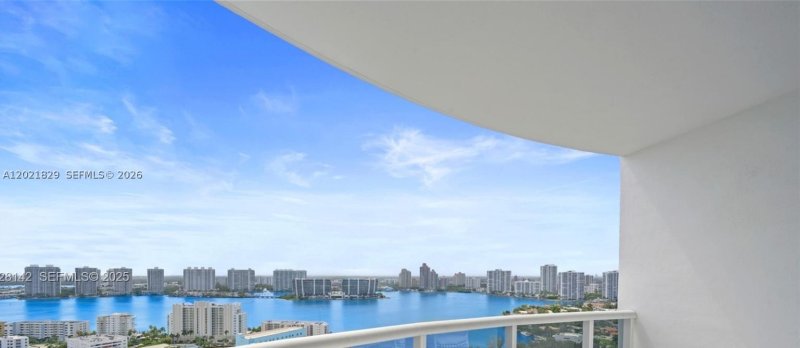 Condo for sale at Trump Royale 3501A