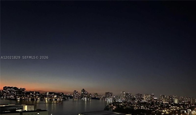 Condo for sale at Trump Royale 3501A
