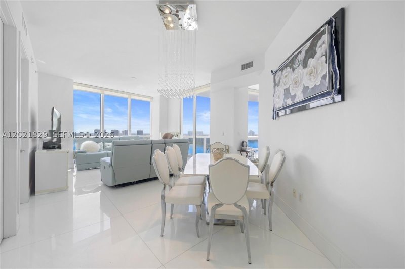 Condo for sale at Trump Royale 3501A
