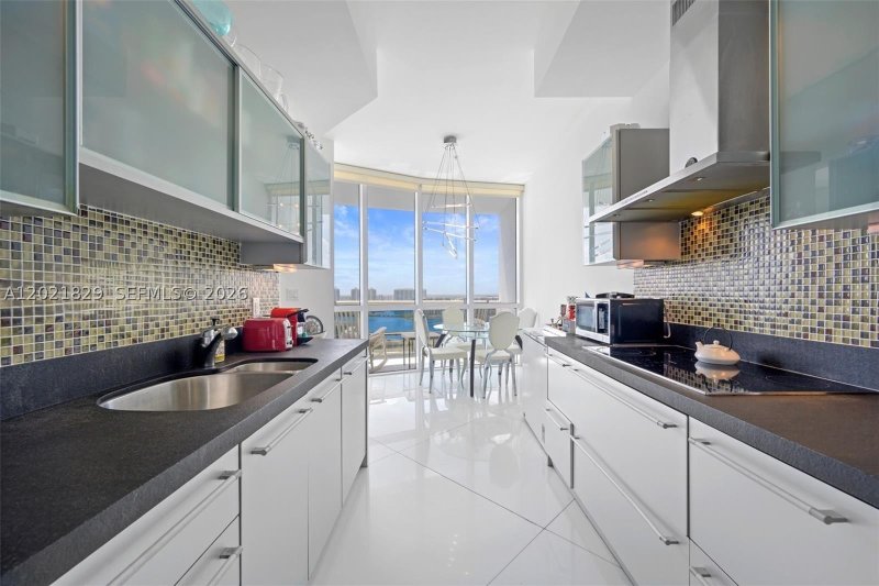 Condo for sale at Trump Royale 3501A