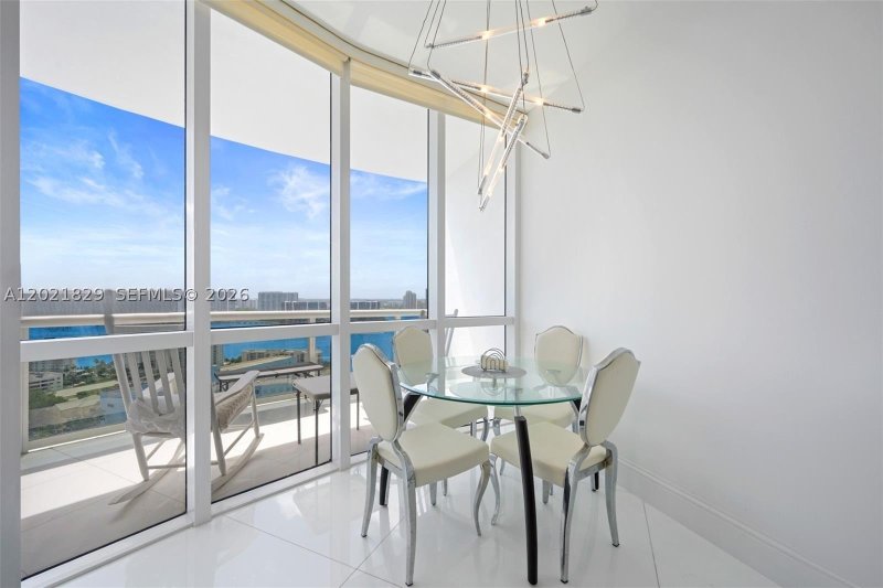 Condo for sale at Trump Royale 3501A