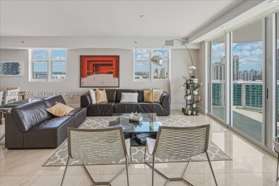 Comprar apartamento no Peninsula II 2101