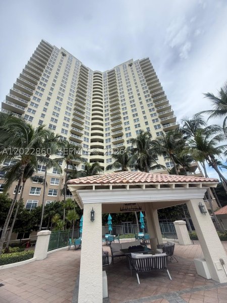 Alquiler de apartamento en Turnberry On The Green TS-03