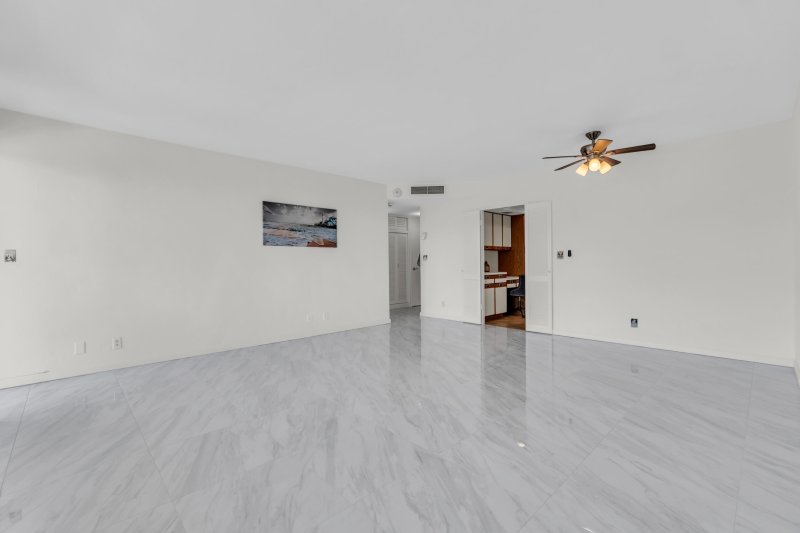 Condo for sale at Coral Ridge Towers East 1711