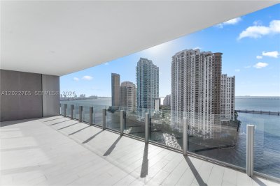 Aluguel de apartamento no Aston Martin Residences 1802