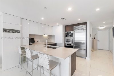 Aluguel de apartamento no Jade Beach 1703