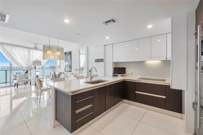 Aluguel de apartamento no Jade Beach 1703