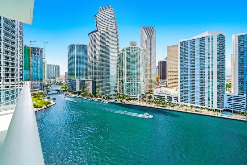 Condo for sale at Asia on Brickell 1801