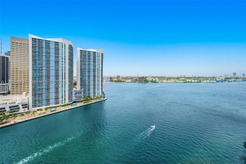 Condo for sale at Asia on Brickell 1801