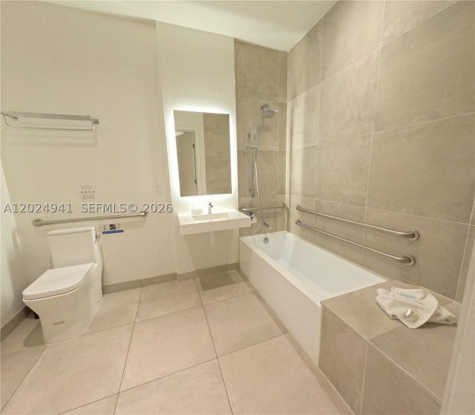 Condo for sale at Smart Brickell III 508