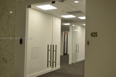 Comprar apartamento no The Club At Brickell Bay 425