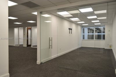 Comprar apartamento no The Club At Brickell Bay 425