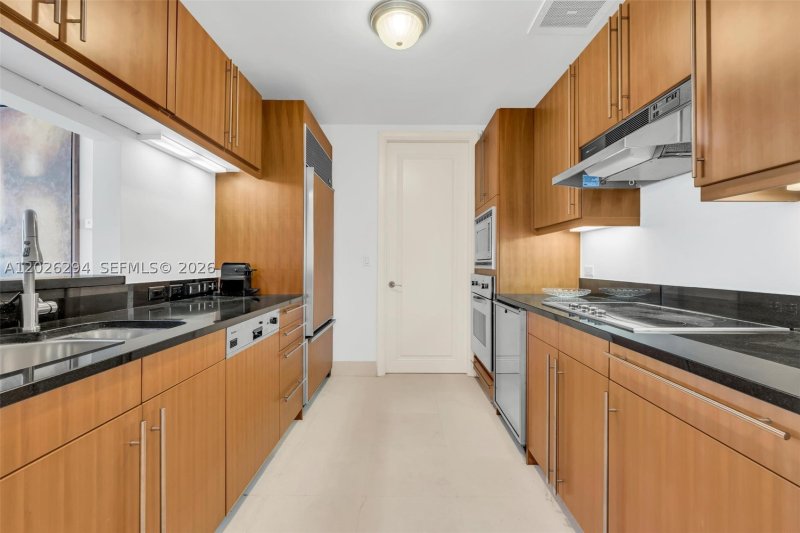 Condo for sale at Four Seasons Millenium Tower I 51A