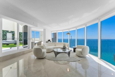 Comprar apartamento no The Pinnacle 3204