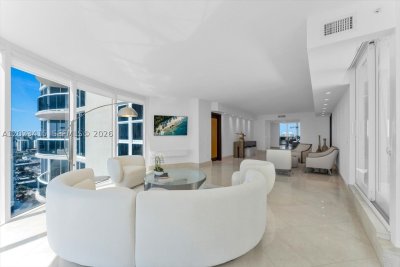 Comprar apartamento no The Pinnacle 3204