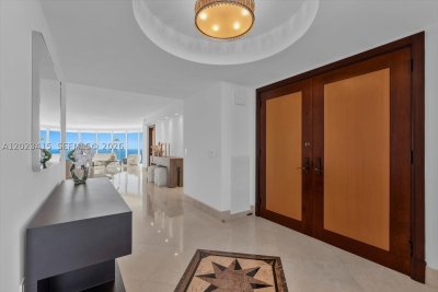 Comprar apartamento no The Pinnacle 3204