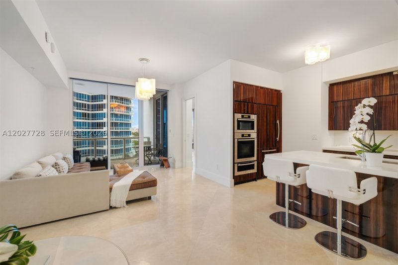 Apartment for rent at Continuum II North 903