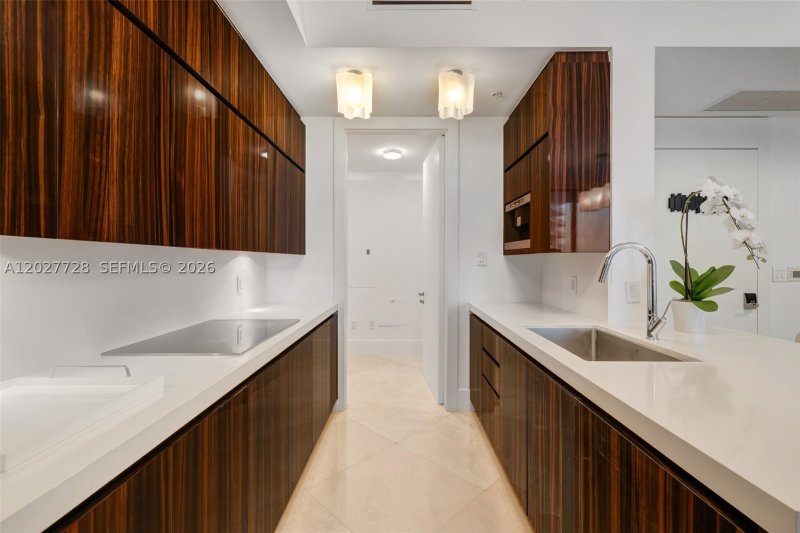Apartment for rent at Continuum II North 903