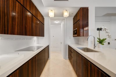 Aluguel de apartamento no Continuum II North 903