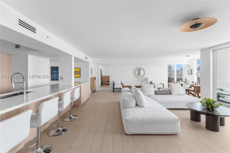 Condo for sale at Sunset Harbour South 1612