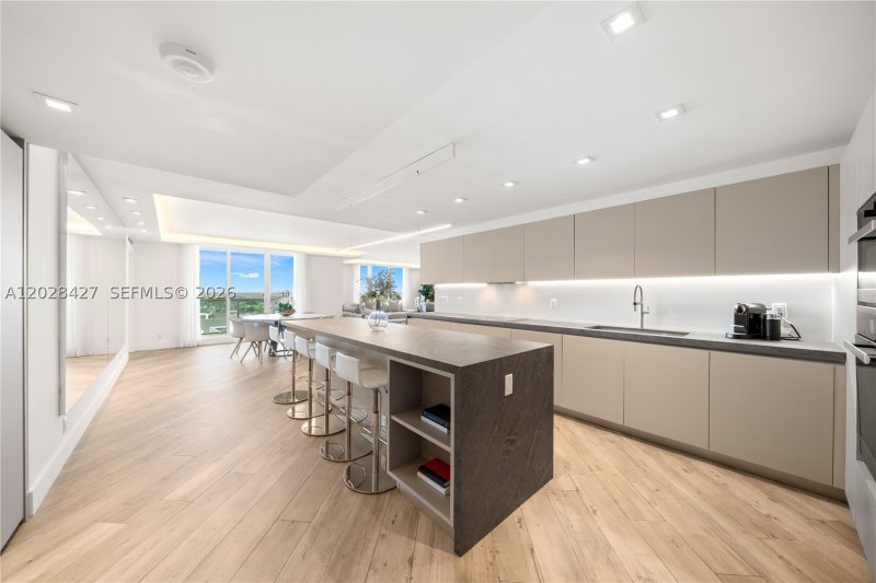 Comprar apartamento en Roney Palace 1432